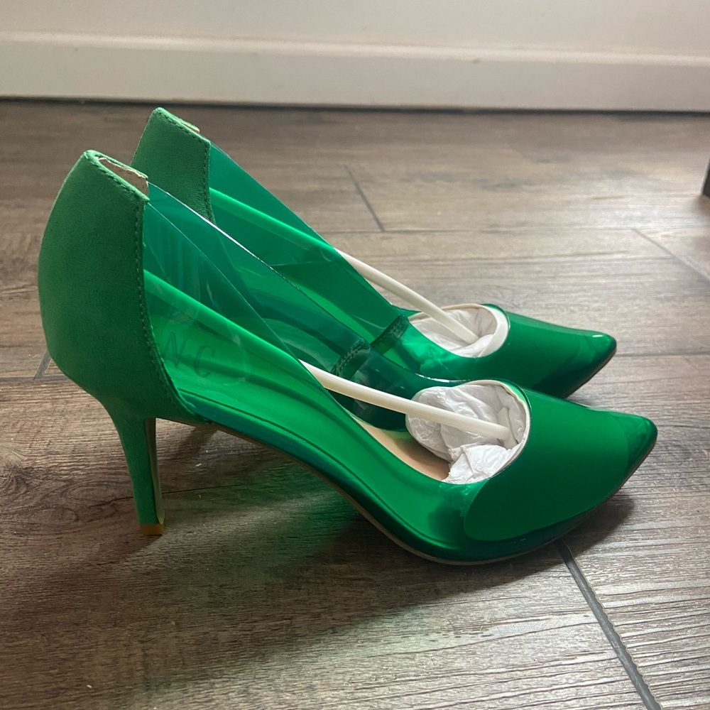 INC International Concepts Zitah mid heel pump emerald green vinyl - New in box